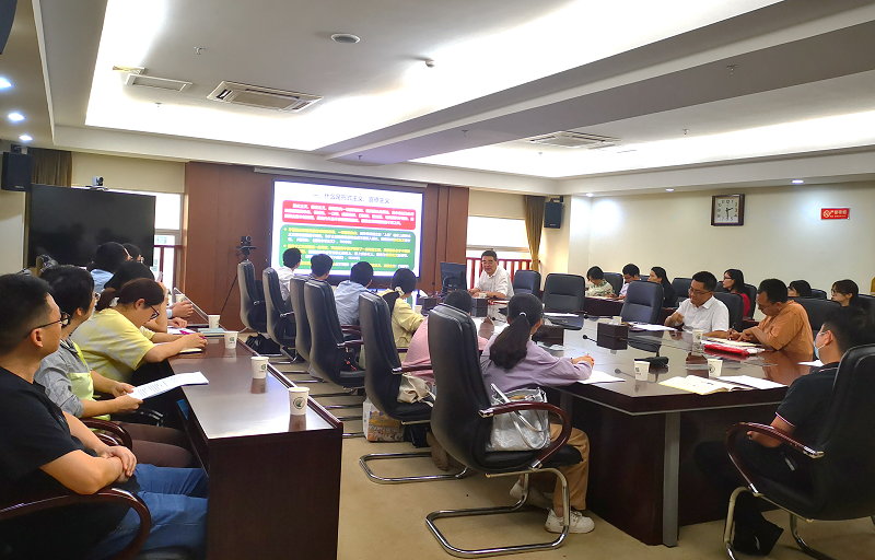 1.活动现场,徐海讲党课