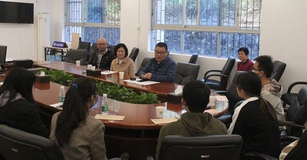 4.慰问困难学生